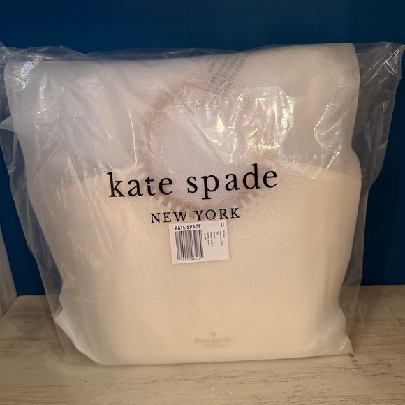 NWT Kate Spade Harbor Small Tote in Meringue – Pebbled Leather - Picture 12 of 16